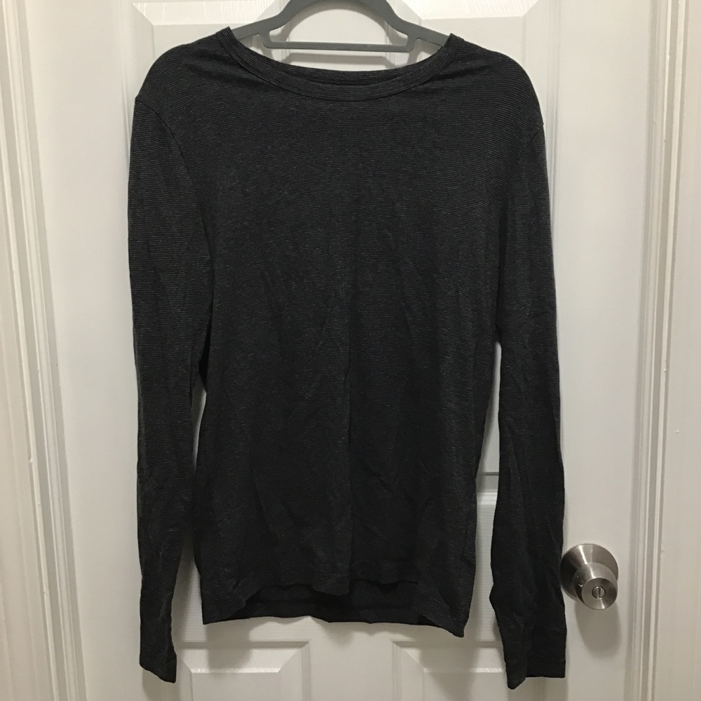 Men’s black and grey long sleeve crew neck T